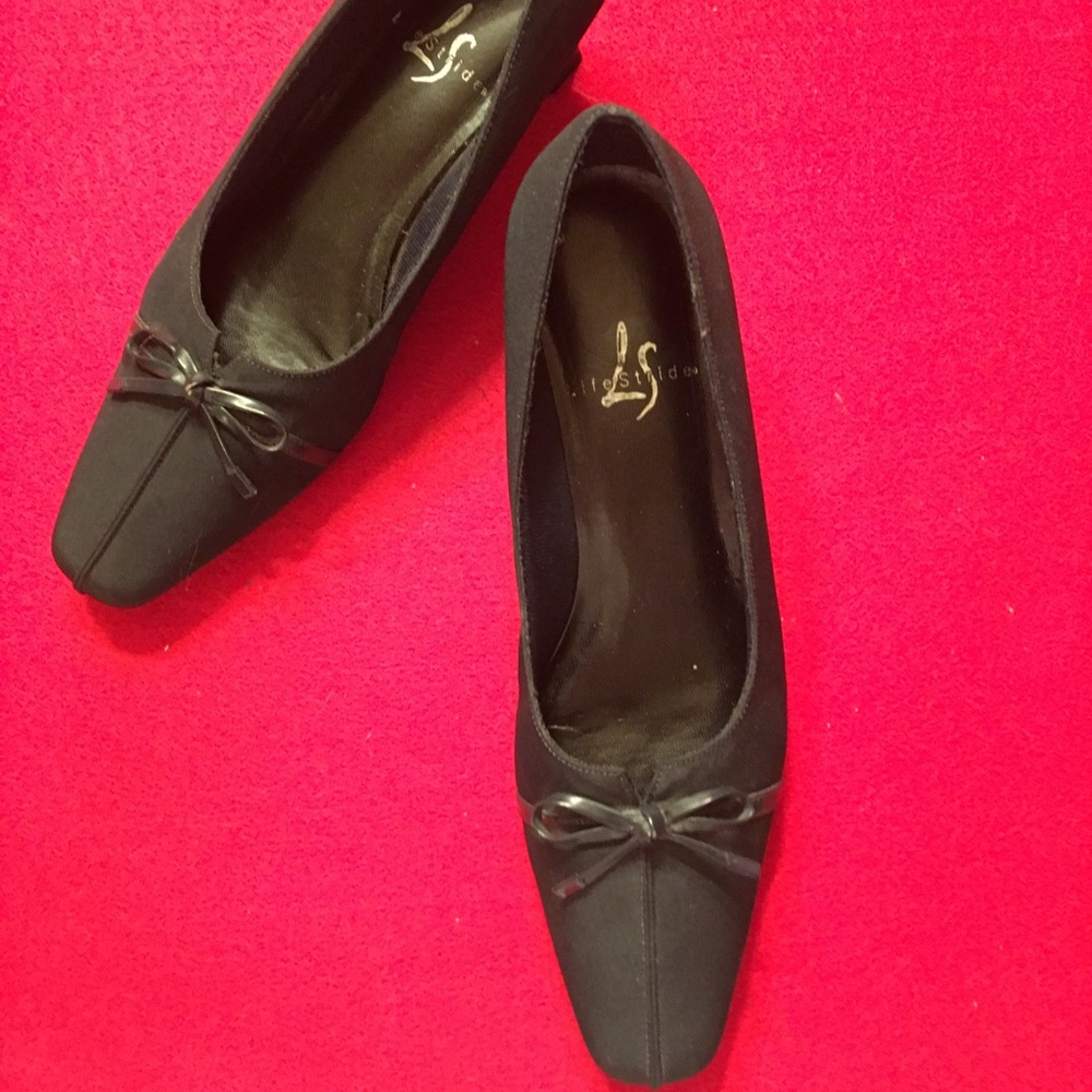 Life Stride Black Satin Pumps, 7.5